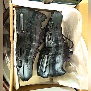 All Black Air Maxes Brand New Never Worn